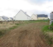 Entrée du terrain depuis la voirie - vue ouest