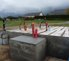 Socle béton pour le module extérieur de la PAC