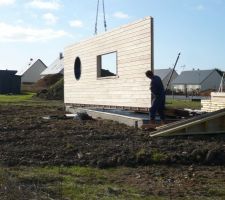 Le premier pan de mur est prêt à l'atterrissage !