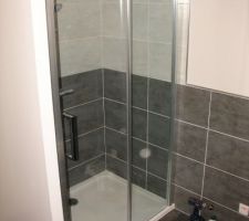 Et voila la parois de douche Novellini de posée.
