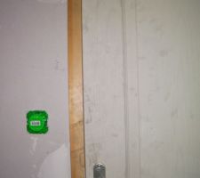 Pendant la porte ouverte
