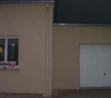 Pendant la porte ouverte juste avant réception