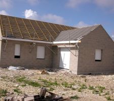Charpente finie et couverture en finition