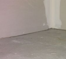 Pendant la porte ouverte