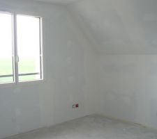 Chambre apr&egrave;s pon&ccedil;age,enduit et repon&ccedil;age!
En attente de la sous-couche