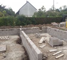 Au fond &agrave; droite ,l'ouverture c'est la trappe de visite.