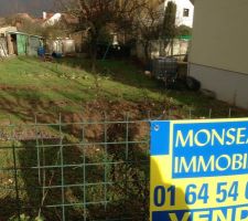Terrain brut avant construction