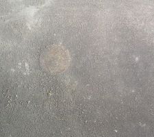 Dégradation par appui vérin sur trottoir