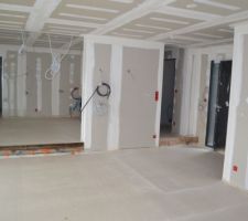 Coulage dalle liquide sur palcher chauffant a&eacute;rothermie ; quatre semaine d\\\\\\\"ttente pour pose du carrelage