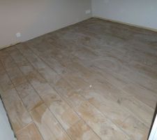 Carrelage chambre du bas.