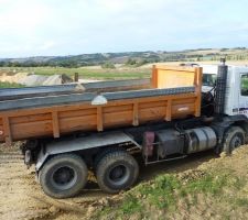 Un 6x4 parmis tant d autres !
pour 450m3 de terre .....