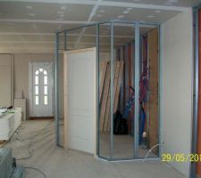 Cloisons en cours de montage
