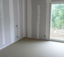 La dalle isolante est coulee!!