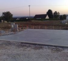 Entree du terrain commune avec le voisin