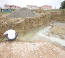 Gros problemes d eau qui remonte sans cesse !!!
meme le drainage ne suffirait pas .... (dixit le Maçon)