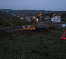 Ca commence ! Qui plus est, avec un terrassement de nuit.