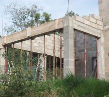 En fait nous devions faire cette terrasse en ossature bois mais... nous jouerons sur la d&eacute;co!