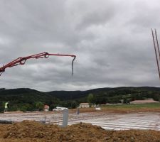 La pompe pour coulage de la dalle de compression