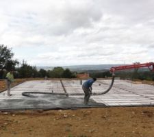 La pompe pour coulage de la dalle de compression