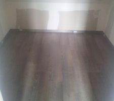 Parquet de la chambre 1 (dressing)