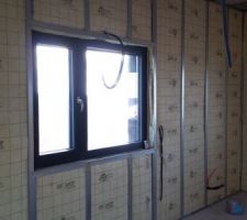 Doublage intérieur en LDV avec 60mm Isoconfort pour l'acoustique.