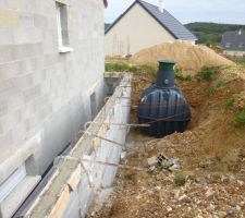 Mur terminé pour protéger le futur escalier extérieur et retenir la terre