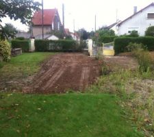 Voil&agrave; le terrain, le portail est d&eacute;j&agrave; pr&eacute;sent.