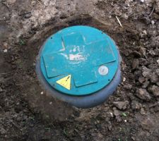 Voilà la pompe qui ne figurait nulle part sur les plans de la maison jusqu'au dernier moment!