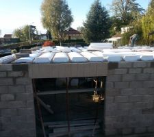 RDC termin&eacute;, pose du plancher hourdis (knauff)  poutrelle