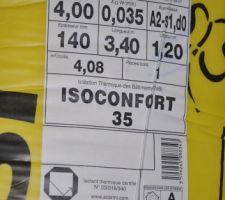 Laine de verre Isover Isoconfort 35 avec un lambda de ... 0,035. C'est pour les murs extérieurs.