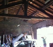 Interieur du hangar qui va etre transformé en habitation modification de la ferme pour 1er niveau et mezanine