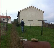 Mur sud ouest une ouverture de 4 m par 3,25 de haut va etre cree pour la baie vitree !! Enjoy