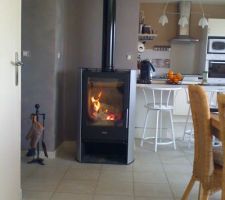 Notre poêle a bois qui chauffe 90% de la maison a des t° qui montent jusqu'à 23° (du thermostat du salon )