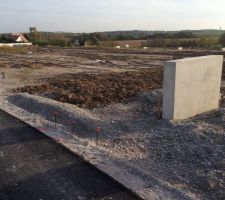 Vue du terrain qui est viabilis&eacute;