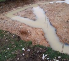 Fondations qui sèchent sous l'eau