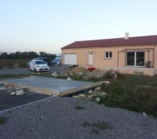 CONFECTION DE LA DALLE BETON DE 15m° QUI RECEVRA L'ABRI DE JARDIN