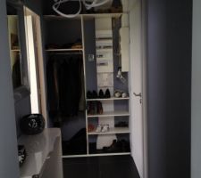 Placard de l'entr&eacute;e en cours de r&eacute;alisation.