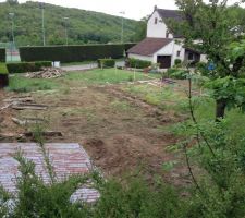Terrain apr&egrave;s pr&eacute;paration (vue de l'arri&egrave;re)