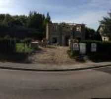 Panoramique de face en cours &eacute;l&eacute;vation murs