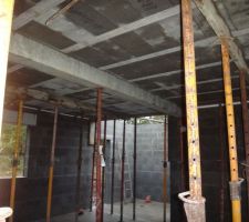 Dalle &eacute;tage coul&eacute;e, vue sur cellier