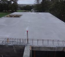 Dalle &eacute;tage coul&eacute;e