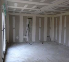 Les bandes placo terminer.
