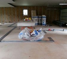 D&eacute;but des rails au sol, le garage !