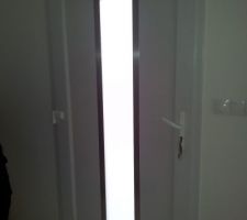 Film opacifiant d&eacute;poli sur la porte d'entr&eacute;e