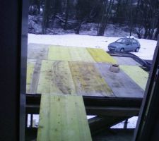 Mise en place d'une plate-forme devant la porte d'entrée pour la livraison des matériaux nécessaires au second-oeuvre.