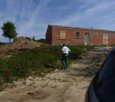 Accès chantier en pente on voit ici qu'il a souffert mais maintenant c'est bien pire !! (photo prise en septembre)