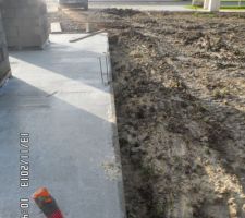 Le trou autour de la maison a &eacute;t&eacute; rebouch&eacute; =)