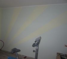 Peinture chambre d'enfant couleurs jaune et vert menthe