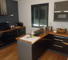 Cuisine Ikea - plan de travail en chêne massif