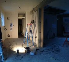 Les cloisons apparaissent, l'intérieur prend forme.